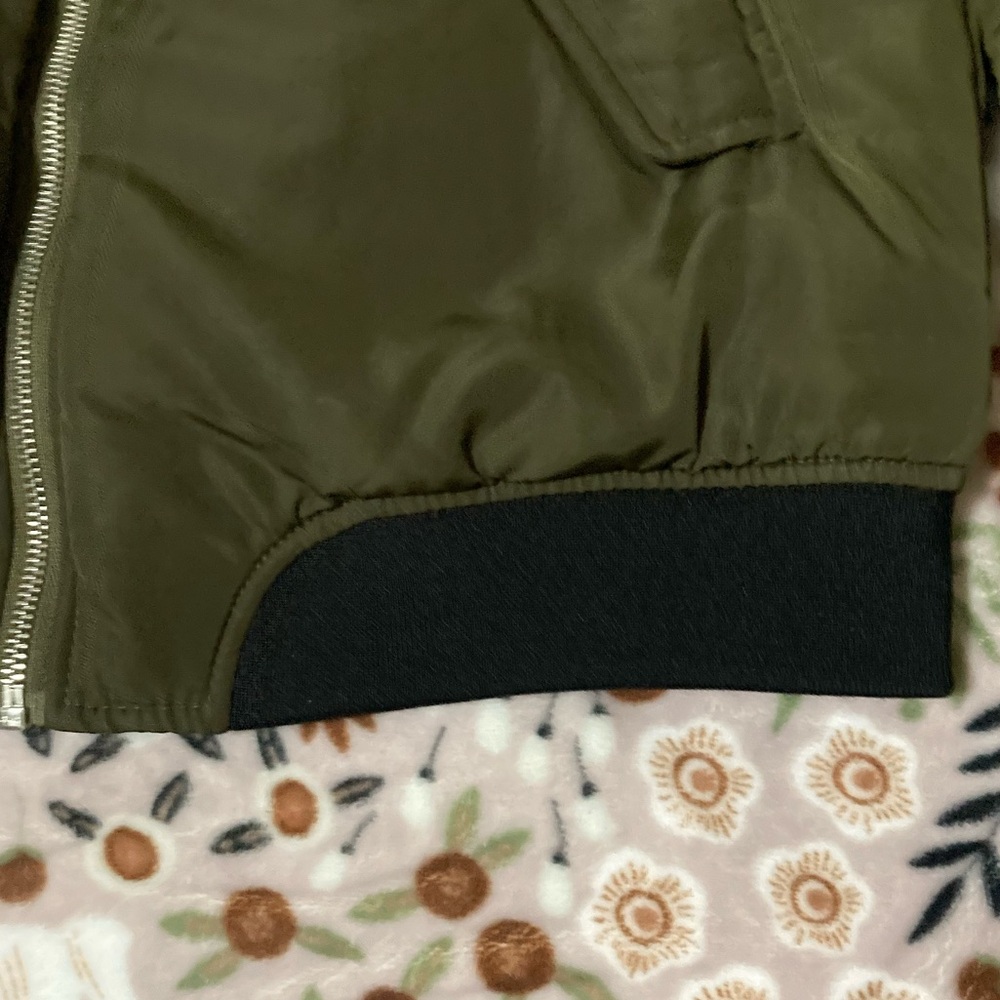 Zara Woman Olive Green Bomber Jackek
Size: M - Picture 10 of 14